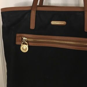 Authentic Michael Kors Kempton Tote Large (Black)