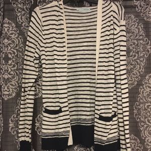 White Black sweater with hoodie