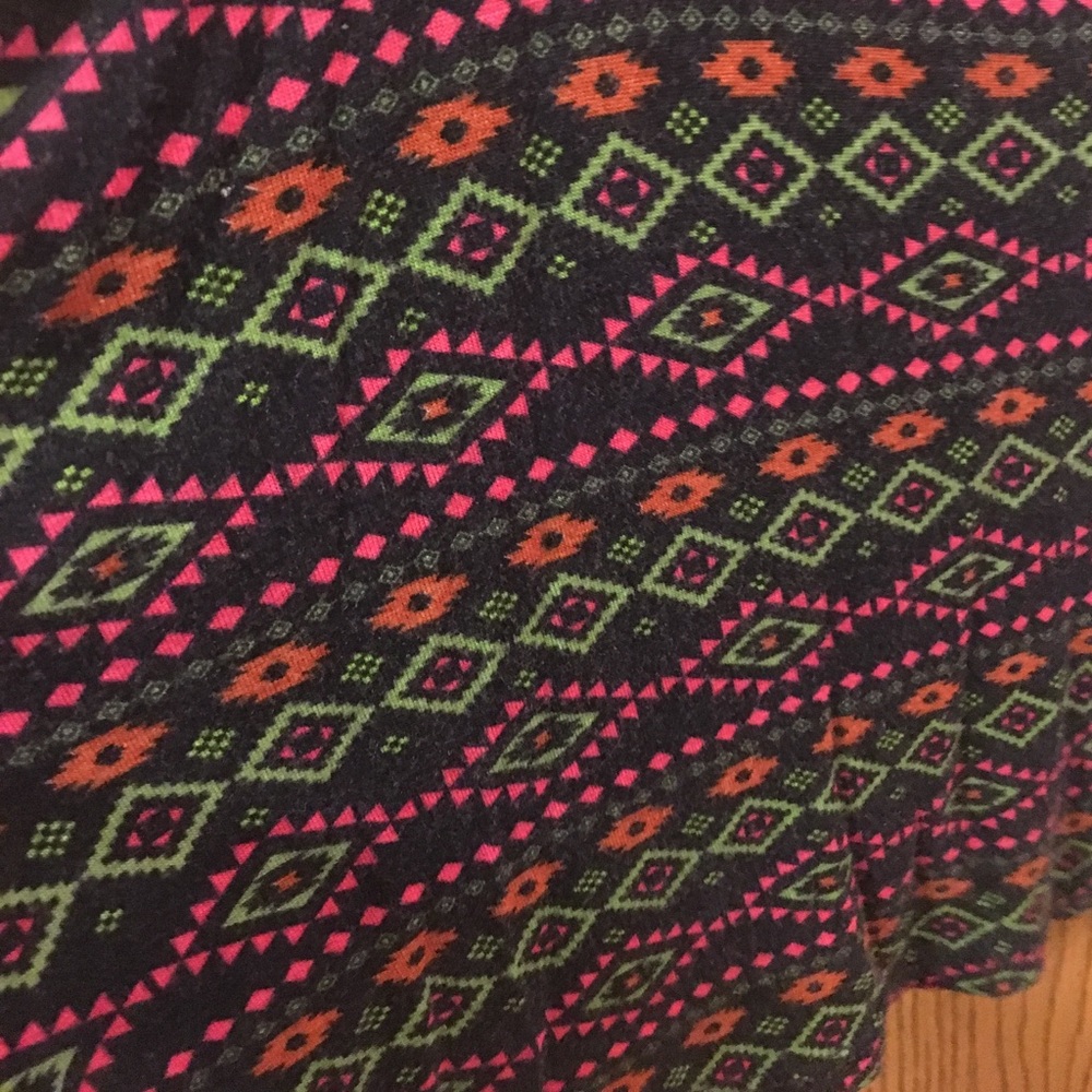 Aztec patterned crop top - Picture 2 of 2