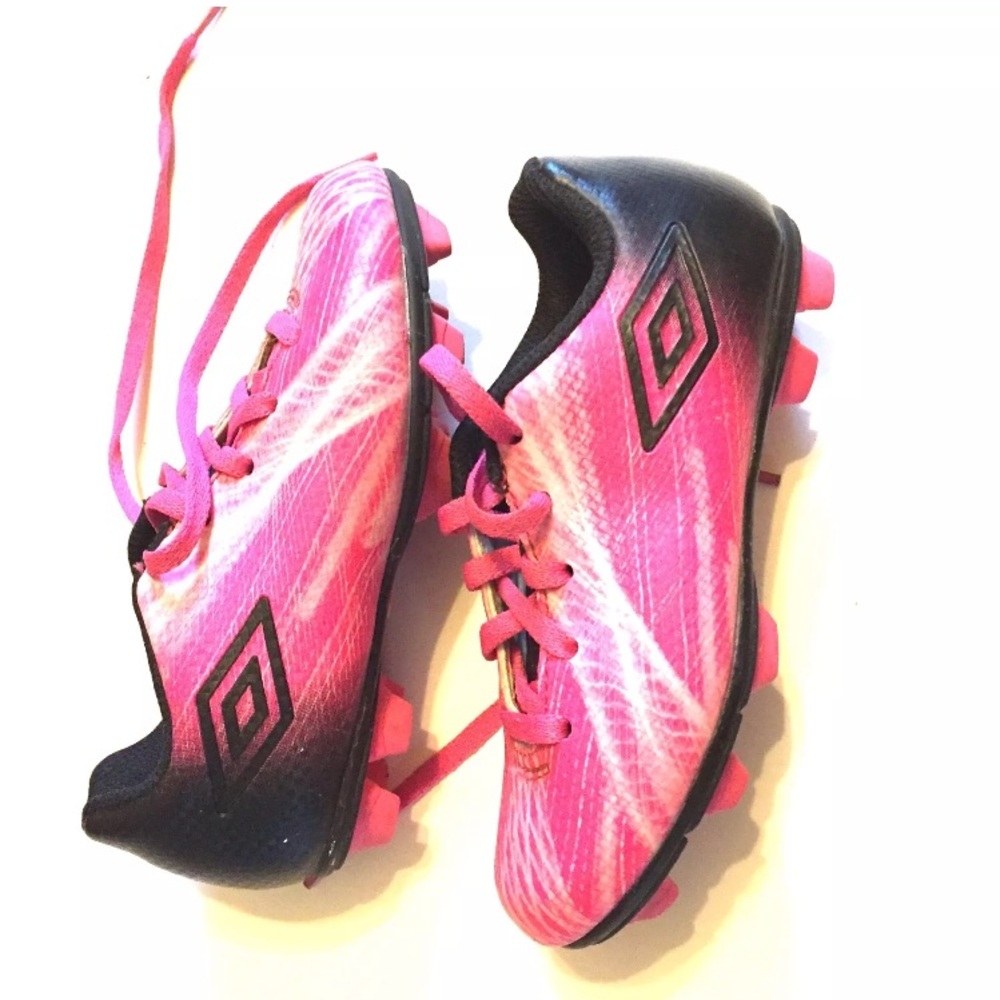 Umbro Pink Soccer Cleats Girl's Size 12. ⚽️