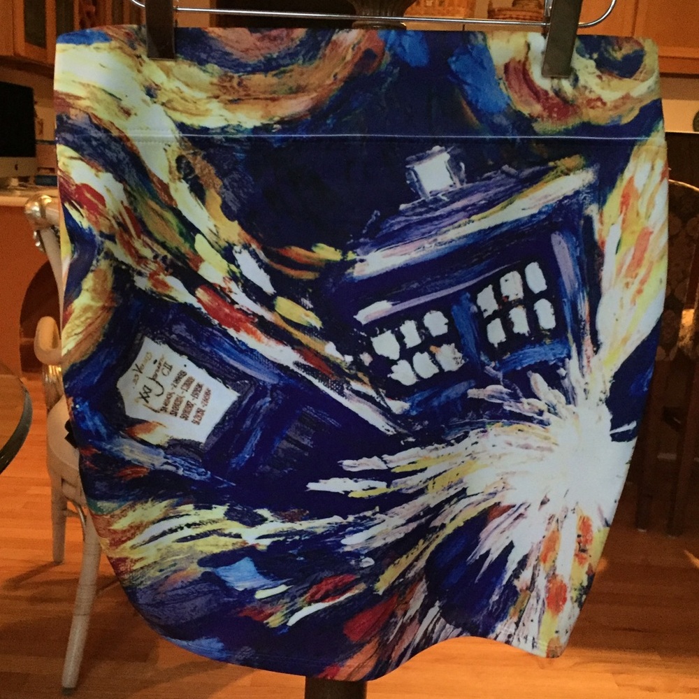 Van Gogh Mini Skirt by Doctor Who, Never Worn