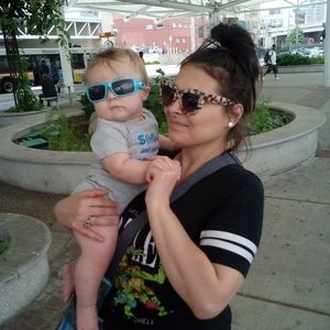 Meet your Posher, Corina