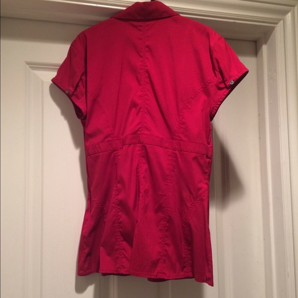 Very Flattering Express V-Neck Red Top Size: XS - Picture 2 of 3