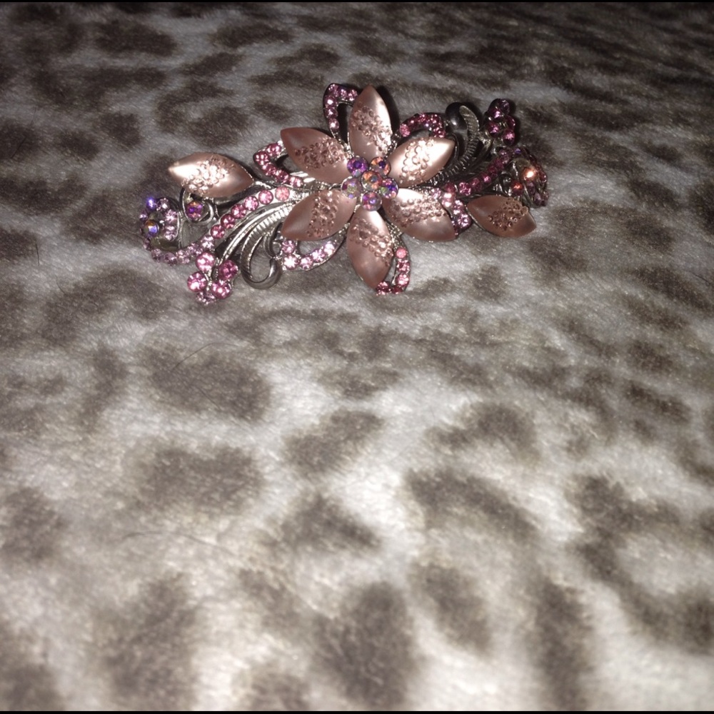 PInk Flower Barrette 🌺