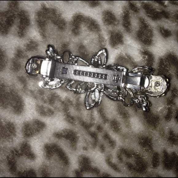 PInk Flower Barrette 🌺 - Picture 3 of 3