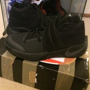 Nike kyrie 2 size 9