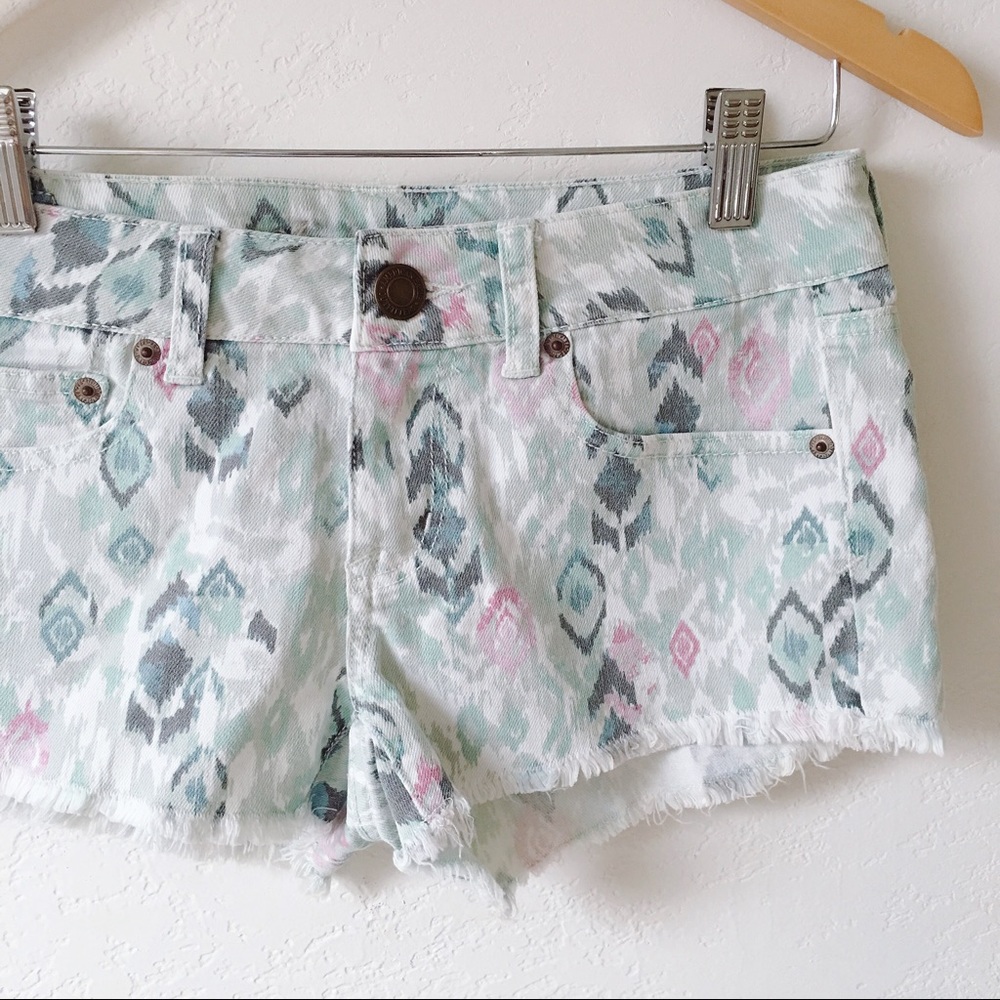 American Eagle Ikat Printed Denim Shorts - Picture 2 of 4