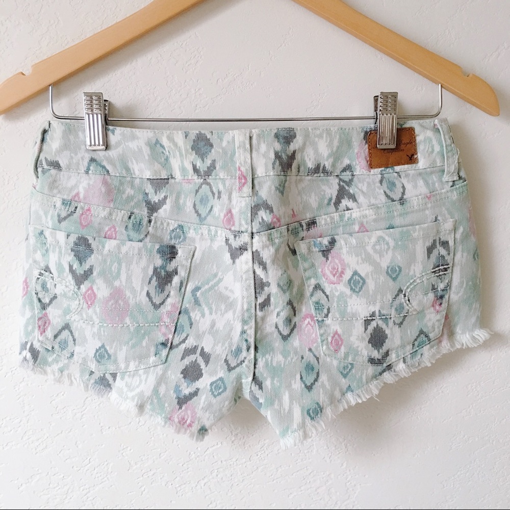 American Eagle Ikat Printed Denim Shorts - Picture 4 of 4