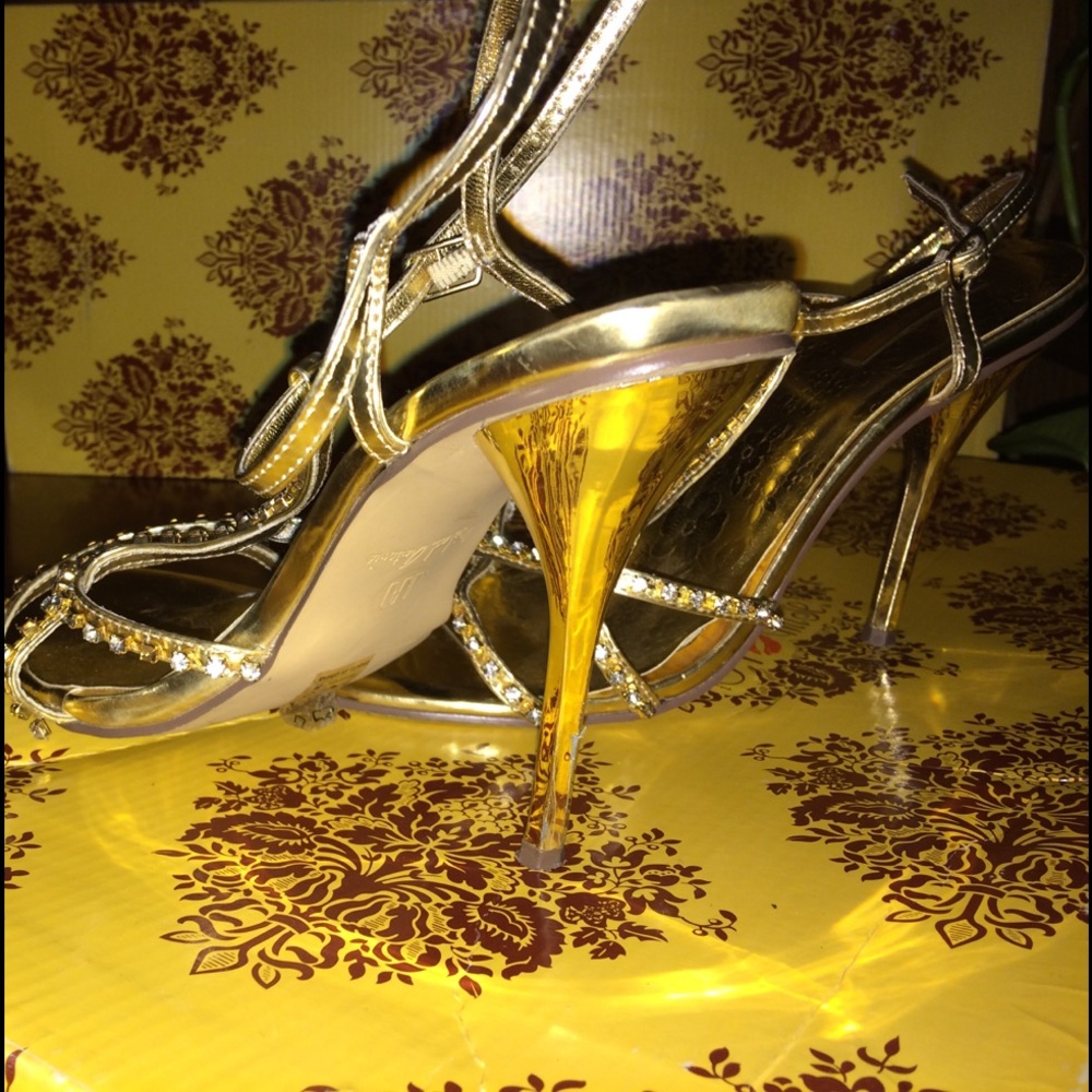 Heels - Picture 4 of 4