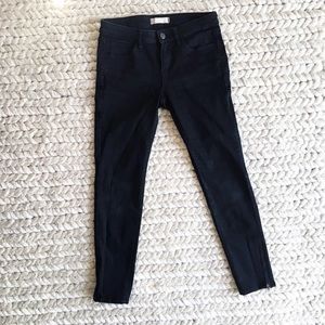 Uniqlo black ultra stretchy skinny jeans