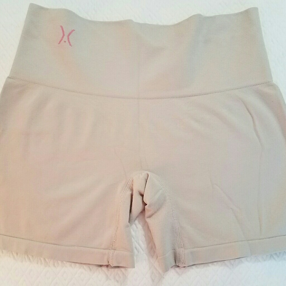 Yummie Tummie by Heather Thomson