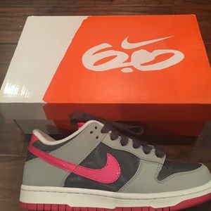 Woman Nike Dunk Low 6.0 Size 7