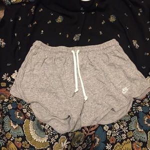 Cotton Nike shorts size small