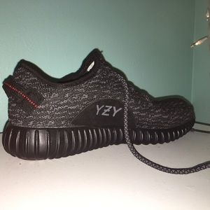 Fake yeezy shoes