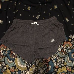 Cotton Nike shorts size small