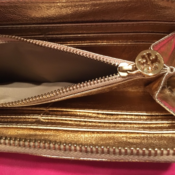 Tory Burch Wallet - Picture 5 of 6