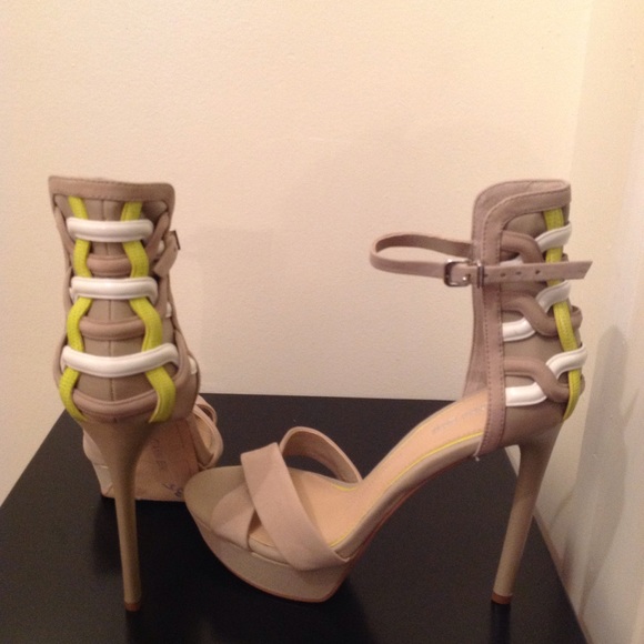 Gianni Bini Yazmin sandal - Picture 2 of 6