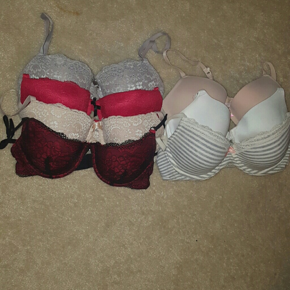 Set of 7 bras - Size 34C