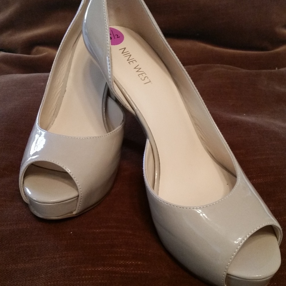 Neutral platform heels