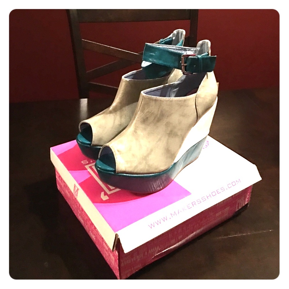 Cute Wedge Heels!!! Never Worn!