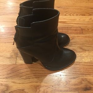 Chinese Laundry 'Gladly' Booties- 6.5