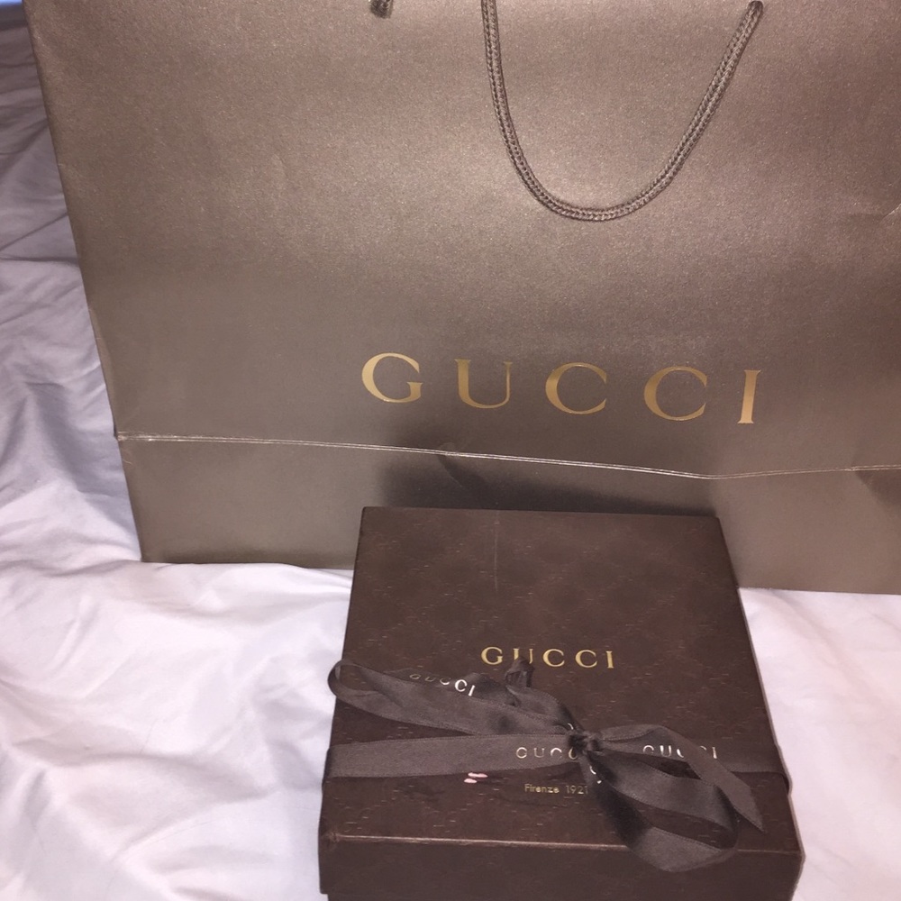 Gucci authentic handbag - Picture 2 of 4