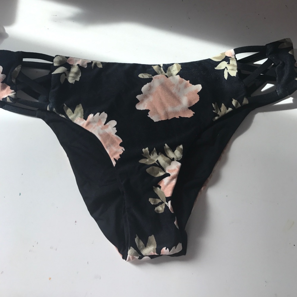 O'Neill reversible bikini bottoms