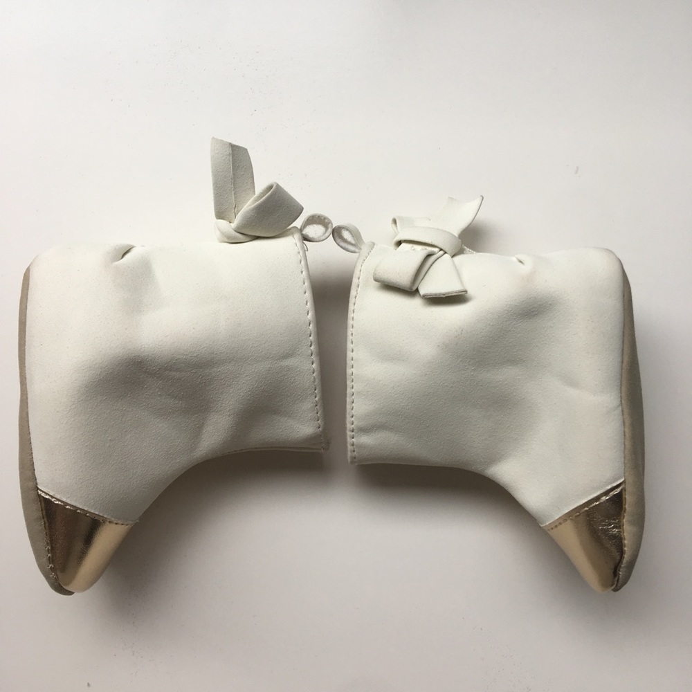 4 FOR 20 - Gold Cap Toe Booties With Bow - Picture 2 of 7