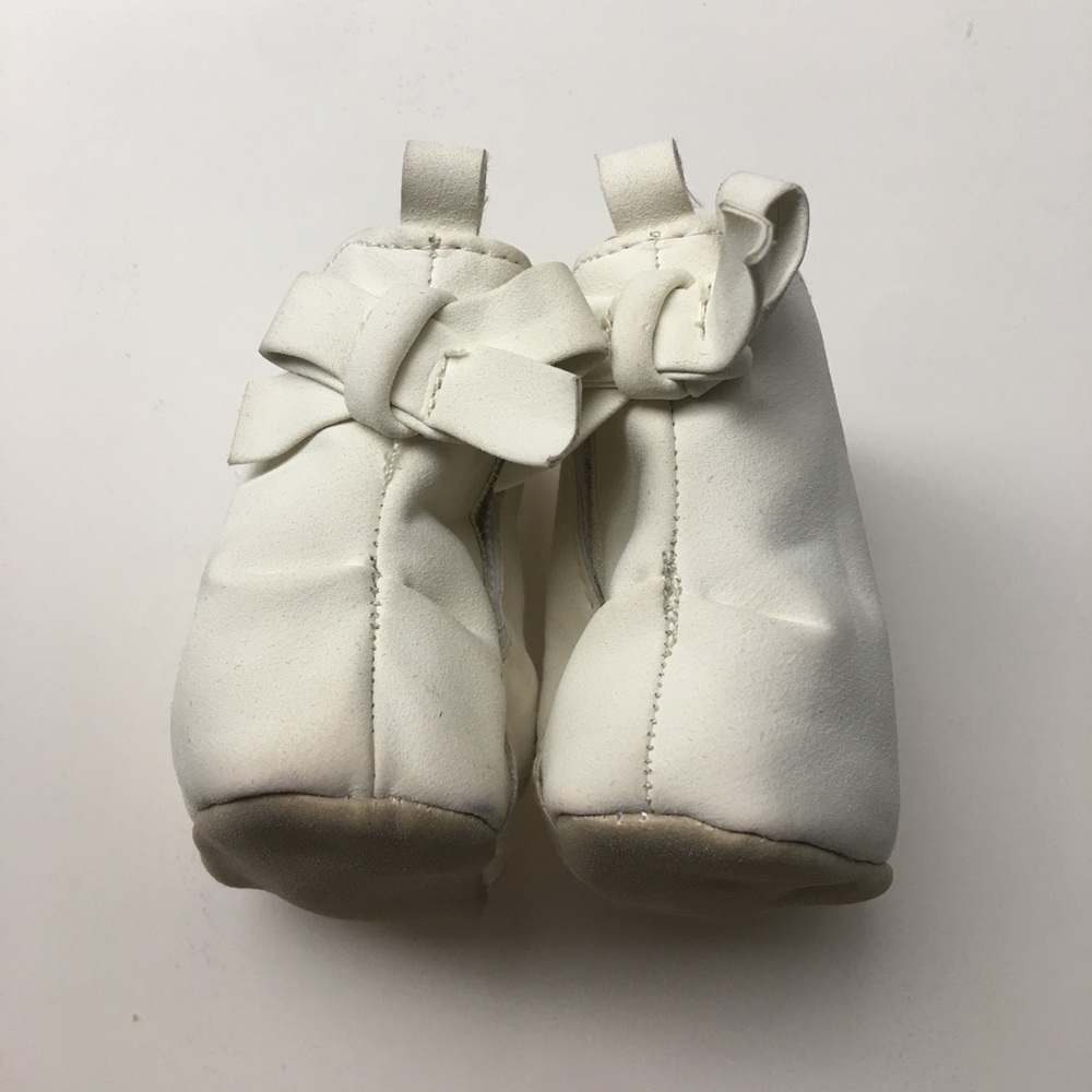 4 FOR 20 - Gold Cap Toe Booties With Bow - Picture 7 of 7