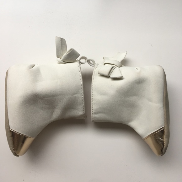 4 FOR 20 - Gold Cap Toe Booties With Bow - Picture 2 of 7