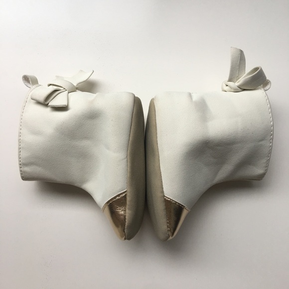 4 FOR 20 - Gold Cap Toe Booties With Bow - Picture 6 of 7