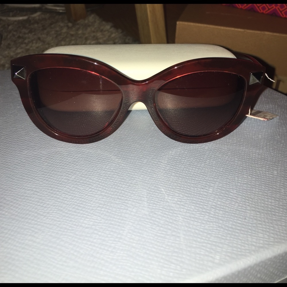 NWOT Valentino cat eye sunglasses