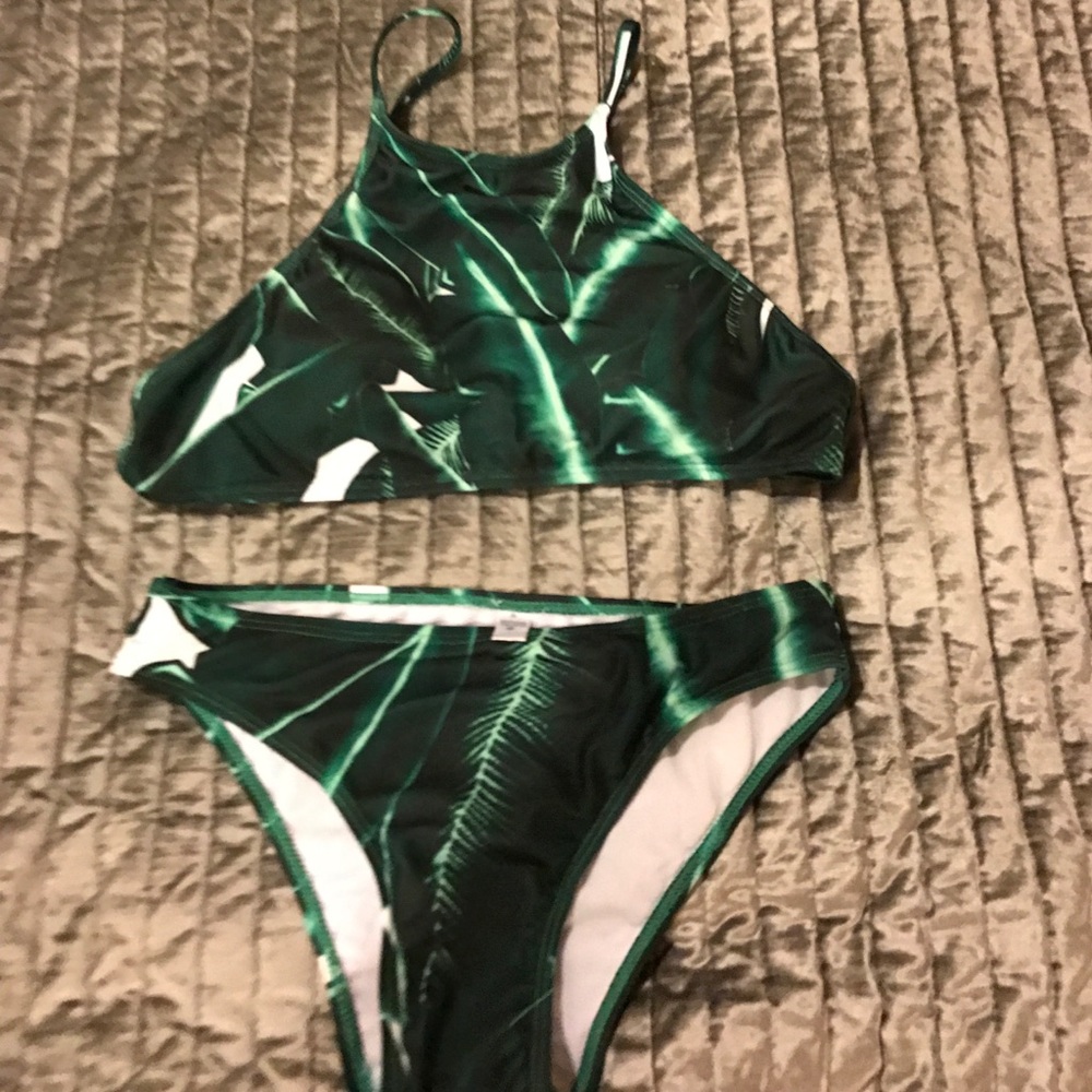 NWOT Zaful Banana Leaf Bikini