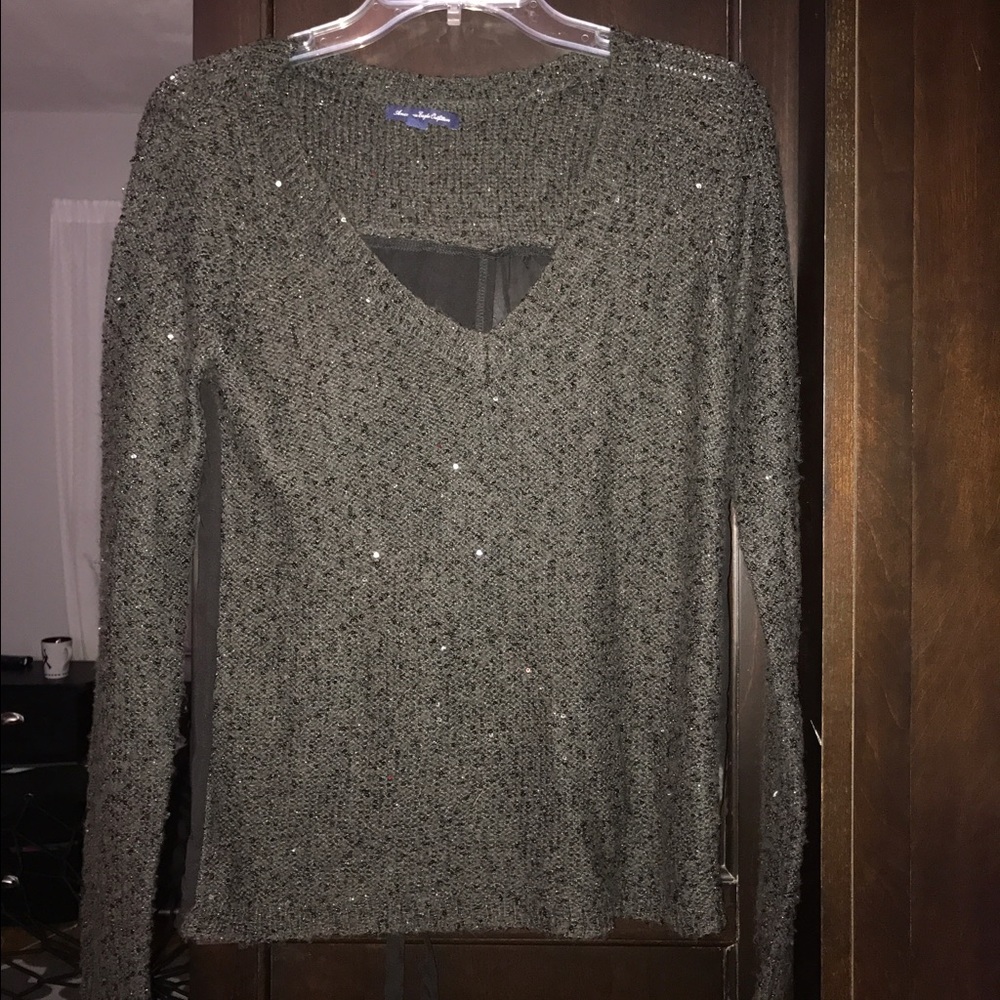 American eagle sweater w/ sequence