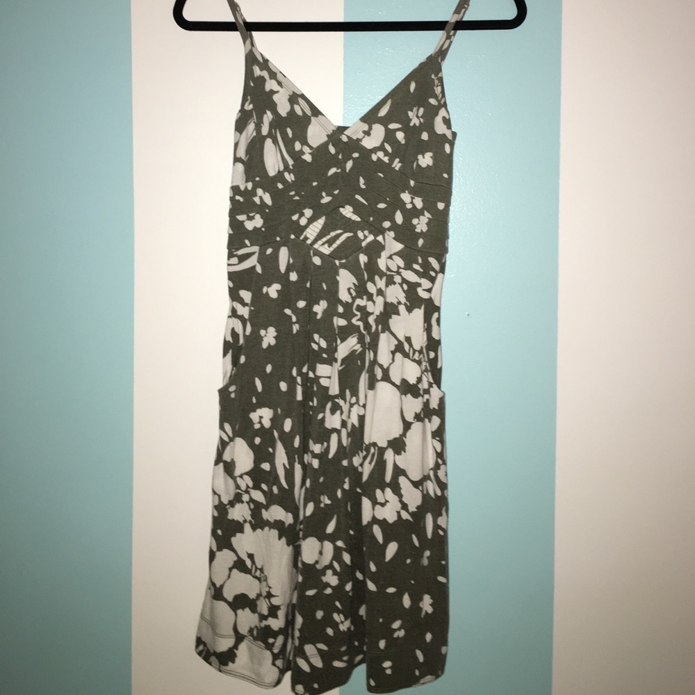 Green and cream printed AEO dress