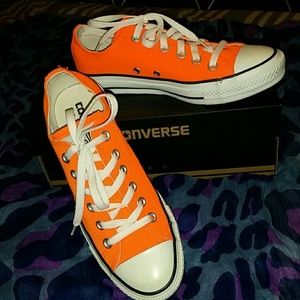 Converse Sneakers Neon Orange