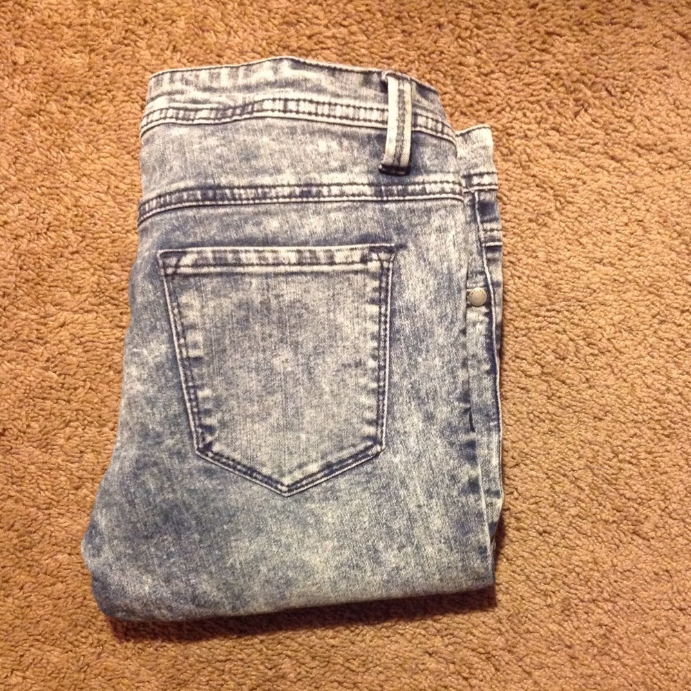 Acid washed jeans