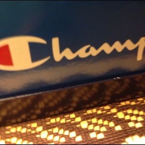 Meet your Posher, Monique