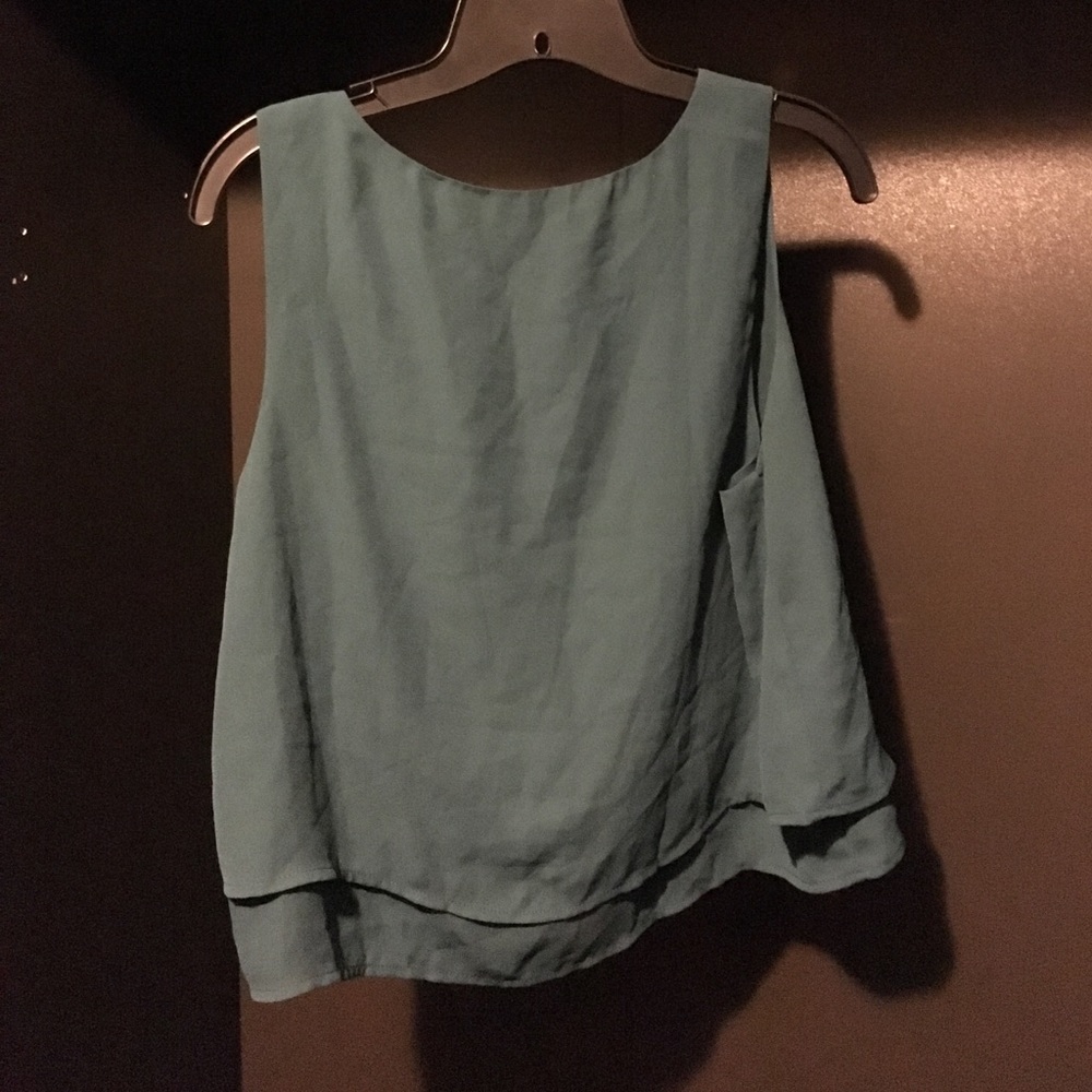 Two layer crop top - Picture 2 of 3