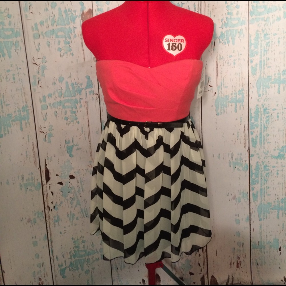 NWT Coral and Chevron Strapless Dress