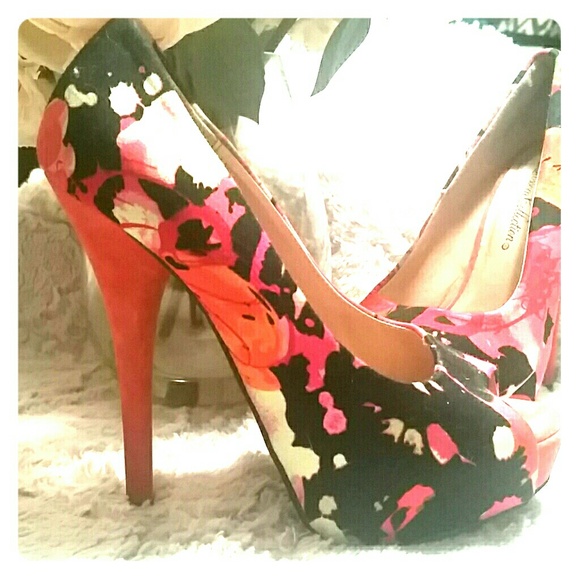 Shoes - Picture 2 of 3