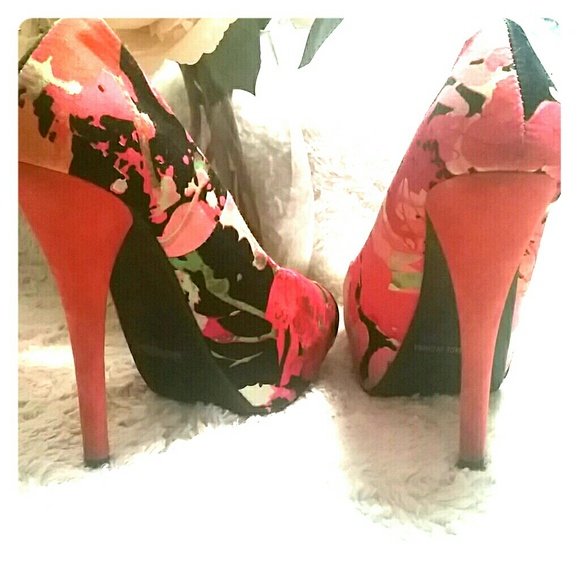 Shoes - Picture 3 of 3