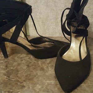 Pointed toe heels