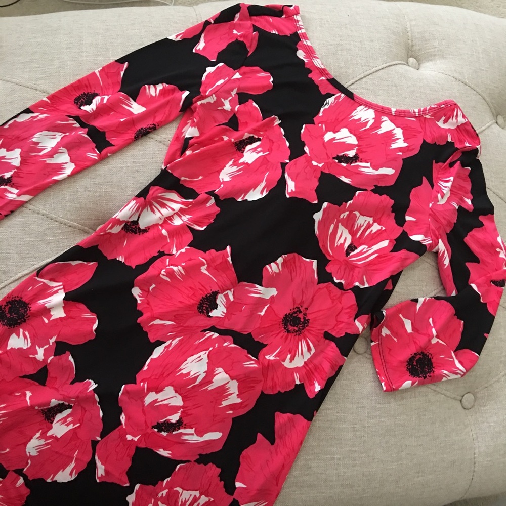 🆕  ✅ Trina Turk Poppy Field Elbow Sleeve Dress - Picture 2 of 4