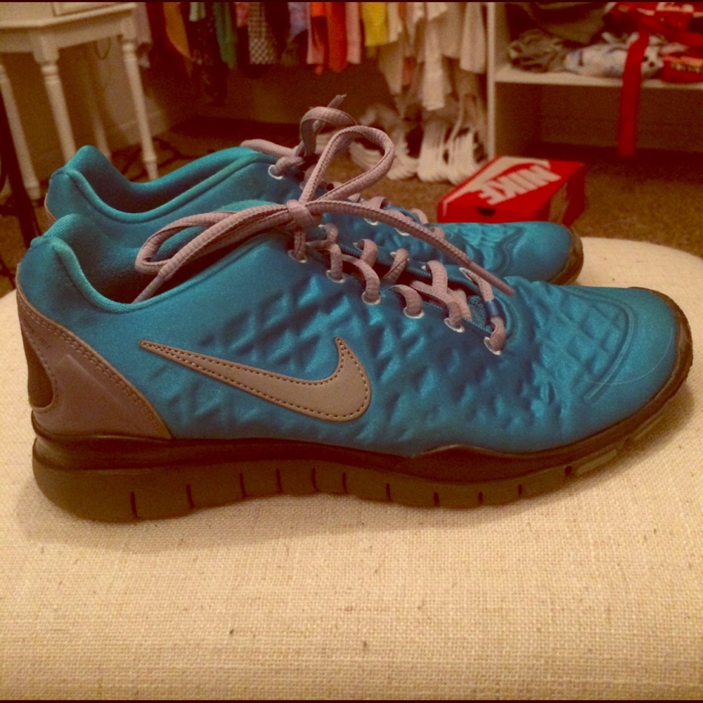 Nike Tennis Shoes