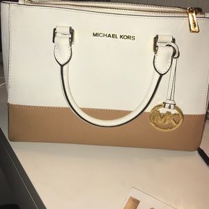 Michael Kors Sutton