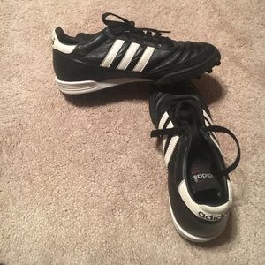 Adidas boys mundial indoor soccer shoes