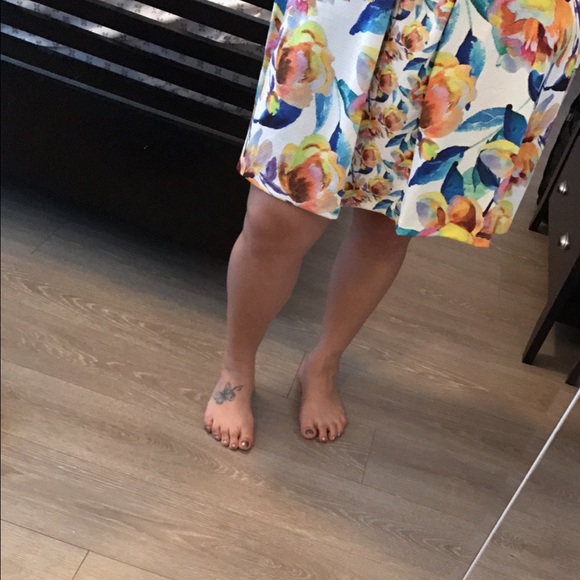 Dress - Picture 4 of 4