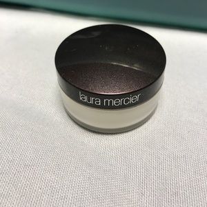 Laura Mercier Secret Brightening Powder 💕