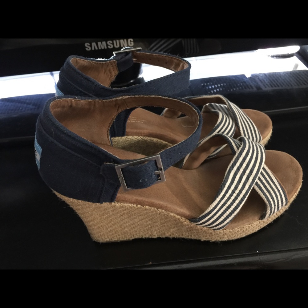 Toms Wedges!